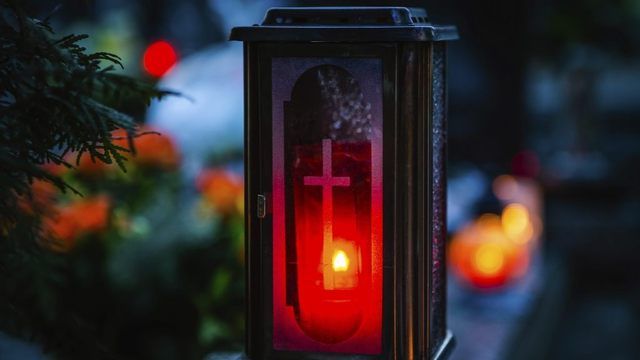 Dušičky- 2.11.2015 Candle Sconces, Novelty Lamp, Wall Lights, Table Lamp, Neon Signs, Candles, Lighting, Mom, Home Decor