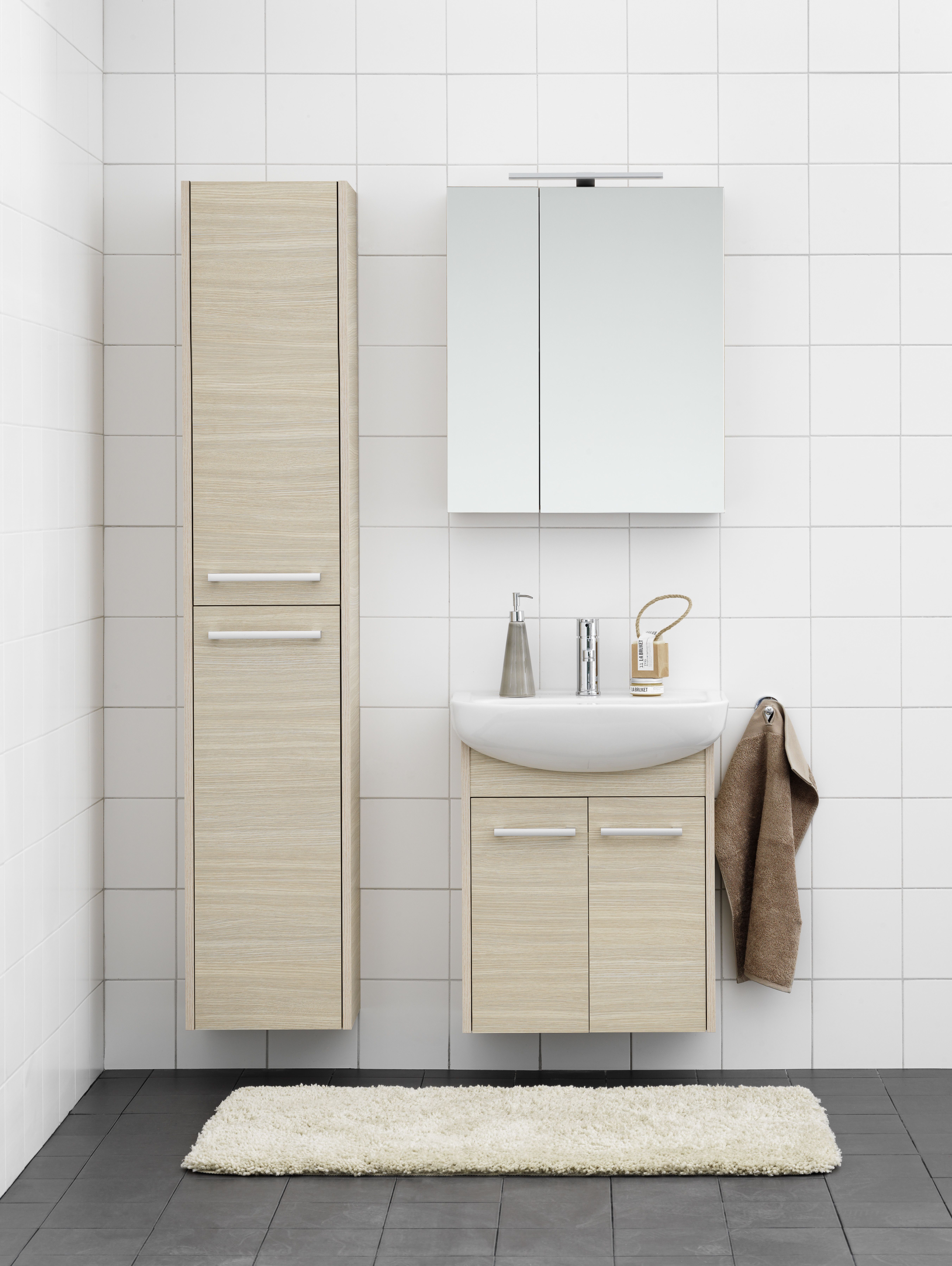 Badrumsskåp från badrumsserien nordic³. komplett möbelpaket med ...