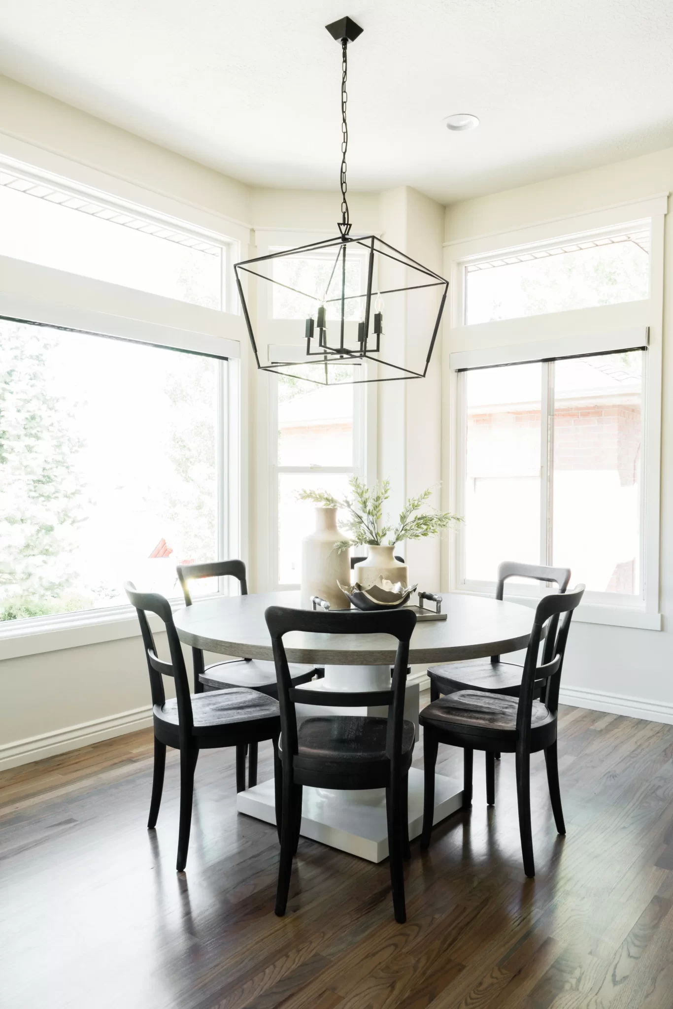 How to Make Your Home Renter-Friendly - Decorology Kitchen Dining Room, Dining Table, Mcgee & Co, 2 Instagram, Renter Friendly, Home Reno, Homeowner, Light Fixtures, Oak