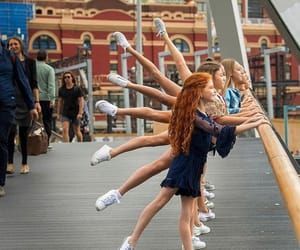 Immagine di bailarinas, danza, and flexibilidad #fitness inspiration desenho Ballet discovered by jσ...