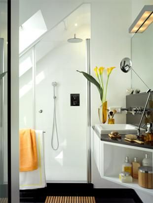 faltbare Duschtür aus Glas und Holz Waschtisch mit rundem - badezimmer mit schräge faltbare Duschtür aus Glas und Holz Waschtisch mit rundem - badezimmer mit schräge