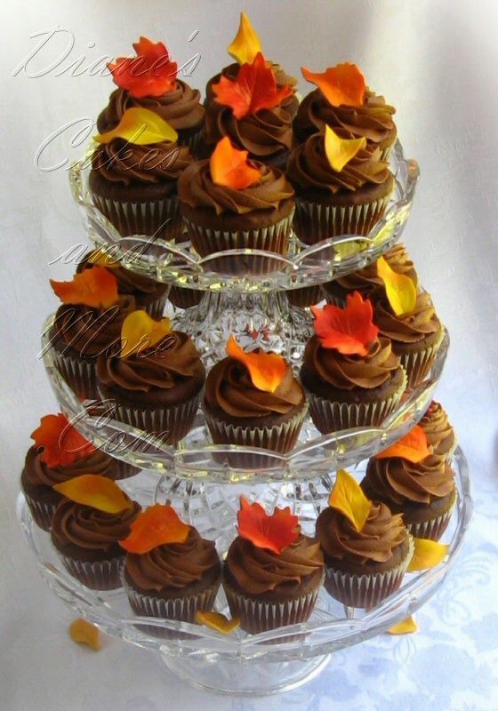 Fall Wedding Cupcakes Decorated With Edible Gum Paste Fall Wedding Cupcakes Decorated With Edible Gum Paste Leaves