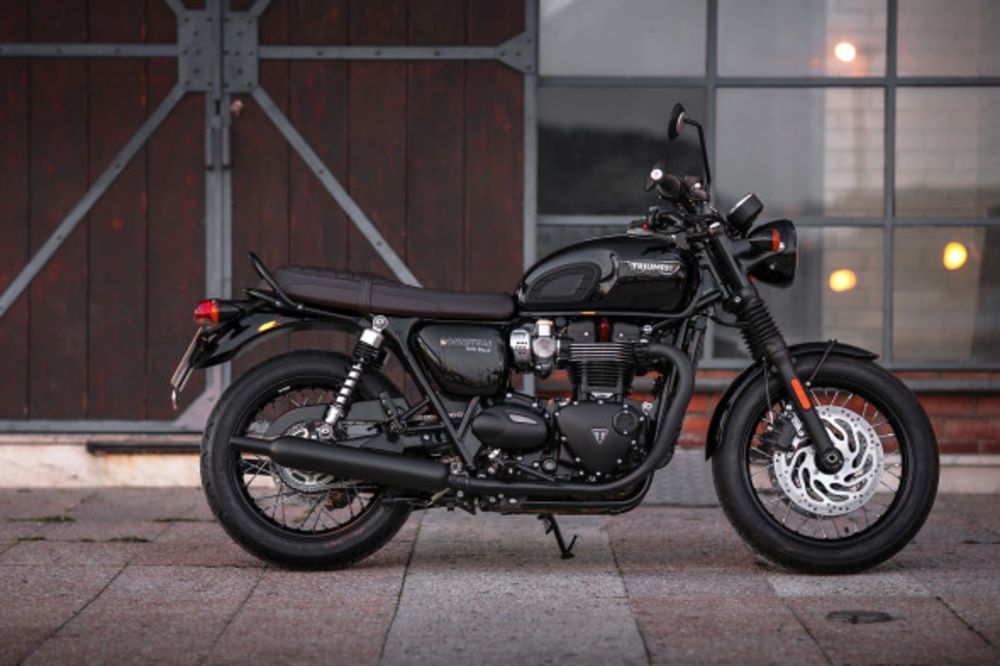2016 Triumph Bonneville T120 Black Static Side View Bikes 2016 Triumph Bonneville T120 Black Static Side View