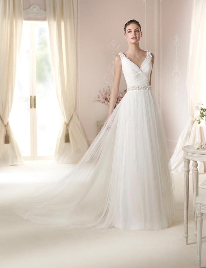 vestido de #novia con corte imperio, manga sisa, con pedrería y