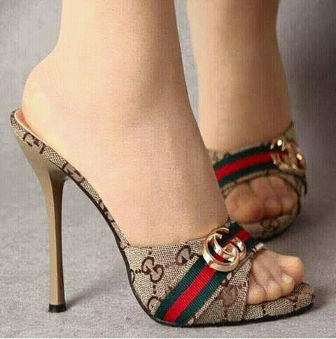 CHRISTIAN LOUBOUTIN Zuecos spain CHRISTIAN LOUBOUTIN Zuecos spain