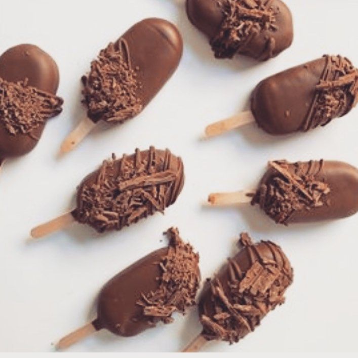 CAKE-SICLE . . . . . . . . . . . : . . . #reposteriamedellin #eventos #desayuno #brownie #macarons #cakepops #nutella #browniesmedellin #gourmet #medellin #colombia #chocolate #patisserie #catering #dessert #corporativo #cupcakes #cookies #gastronomia #halloween #coworking #publicidad #love #empresa #foodporn #momentos #sorpresa #chocolate #postresmedellin #foodoftheday #elitenetflix #halloweenmacarons CAKE-SICLE . . . . . . . . . . . : . . . #reposteriamedellin #eventos #desayuno #brownie # #halloweenmacarons