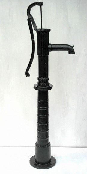 FINN.no - Mulighetenes marked Old Water Pumps, Lawn Art, Pump It Up, Plumbing, Garden Design, Coffee Maker, Kitchen Appliances, Backyard, Garden Ideas