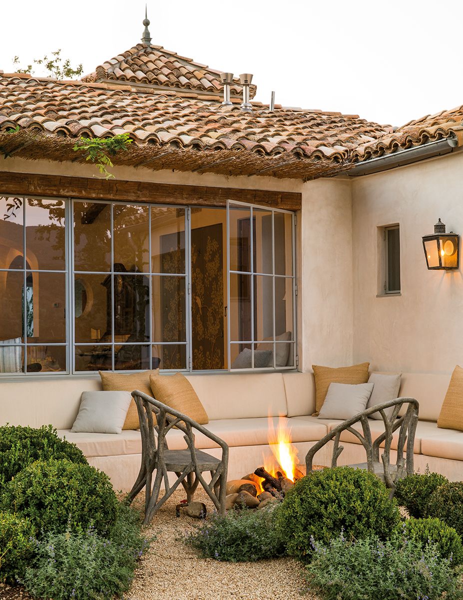 A Dozen Dreamy Outdoor Living Spaces