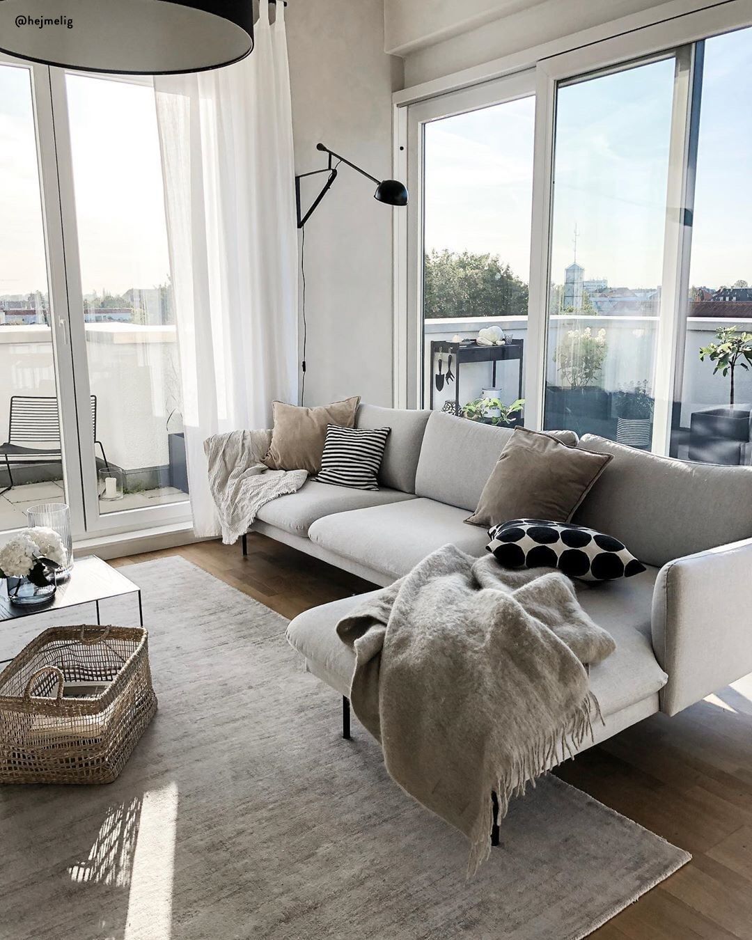 350 Basic Living Room Ideas In 2021 House Interior Interior Design Interior