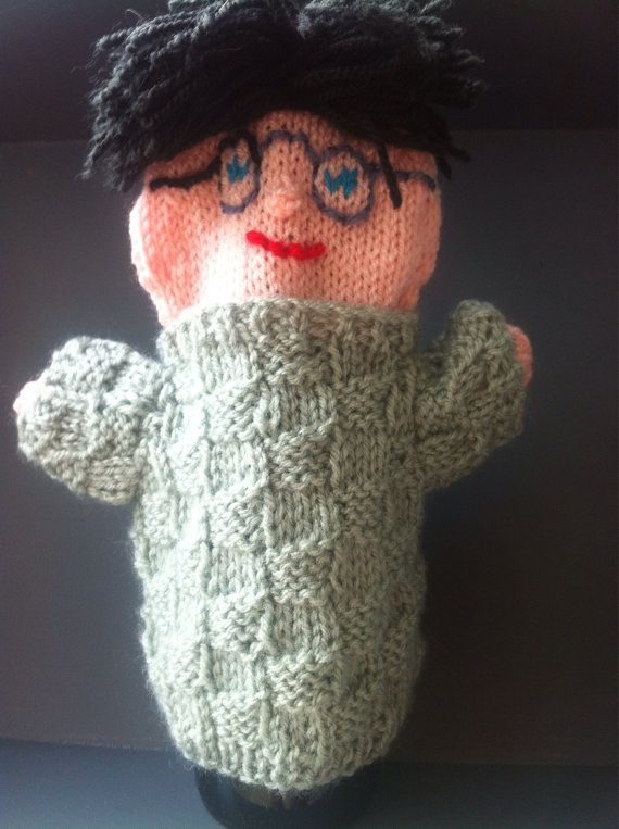 Handdoll meester Mees van HandDoll op Etsy, $10.00 Custom Puppets, Crochet Hats, Favorite, Knitting Hats