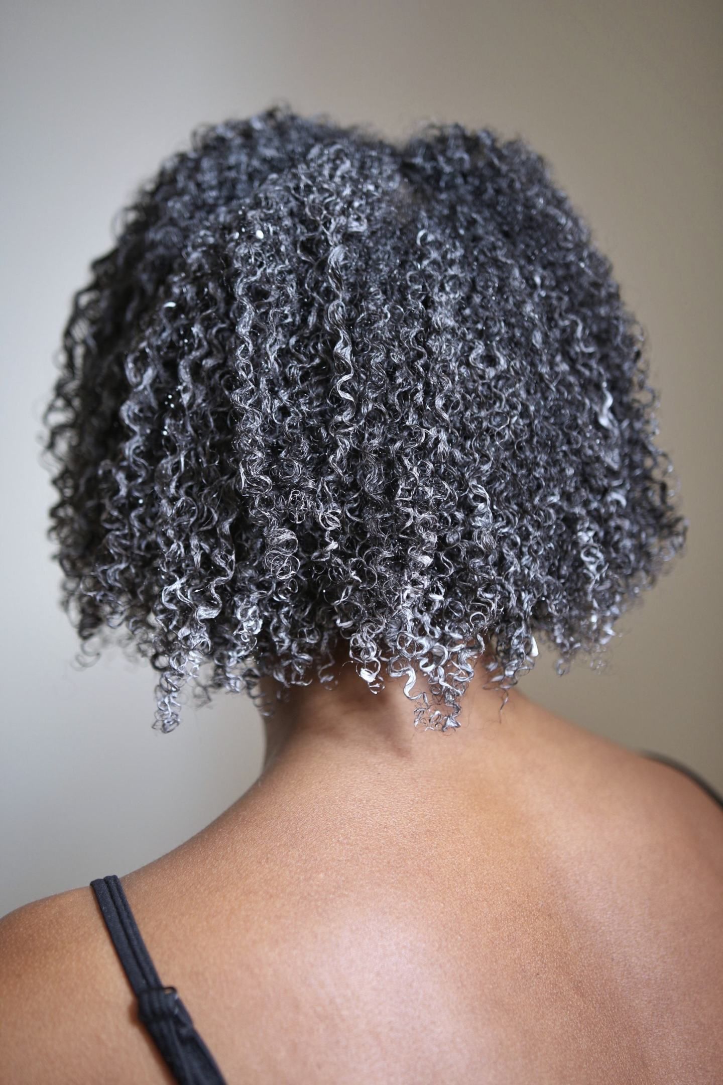 Can You Put Mousse In Dry Hair Mousse On Damp Hair Blow Dry Hair W Round Brush Curl Hair Leaving Ends Out Down Hairstyles Braided Hairstyles Damp Hair Styles