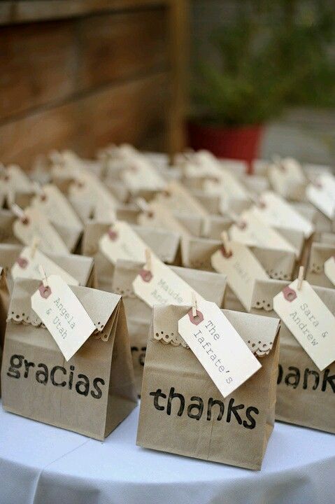 Mira Todos Los Hermosos Regalos Que Puedes Hacer Usando Pequeñas Bolsas De Celofán O Papel Da Recuerdos Para Fiestas Decoración De Fiesta Fiesta De Graduación