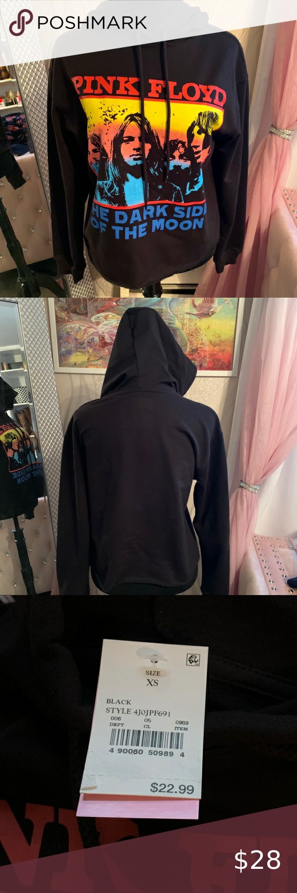 2/$15 Pink Floyd hoodie NWT XS Runs BIG 2/$15 Pink Floyd hoodie NWT XS Runs BIG