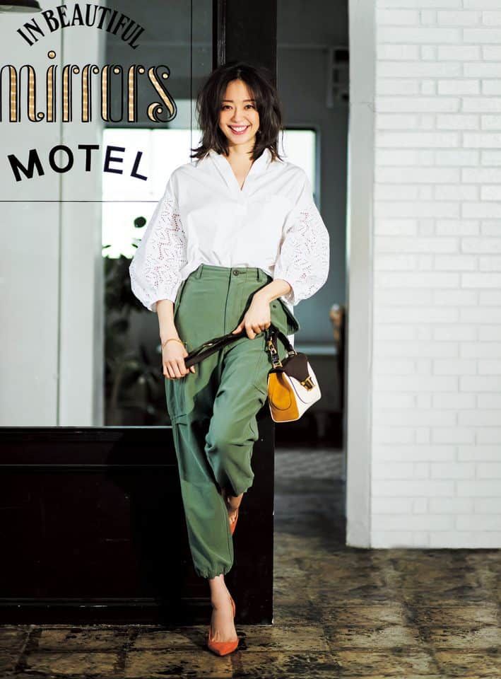 ジャケットコーデ54選｜大人の女性向けオフィス〜カジュアルな着こなし【2020年春夏】 CLASSY