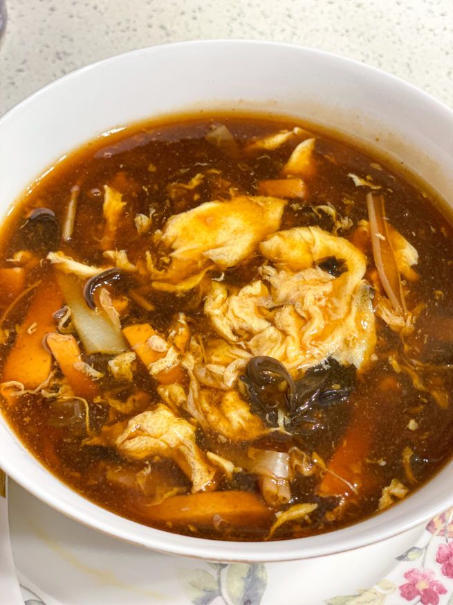Authentic Hot And Sour Soup - Cook With Dana Chinese Soup Recipes, Veg Recipes, Asian Recipes, Cooking Recipes, Healthy Recipes, Ethnic Recipes, Cuisine Recipes, Drink Recipies, Oriental Recipes