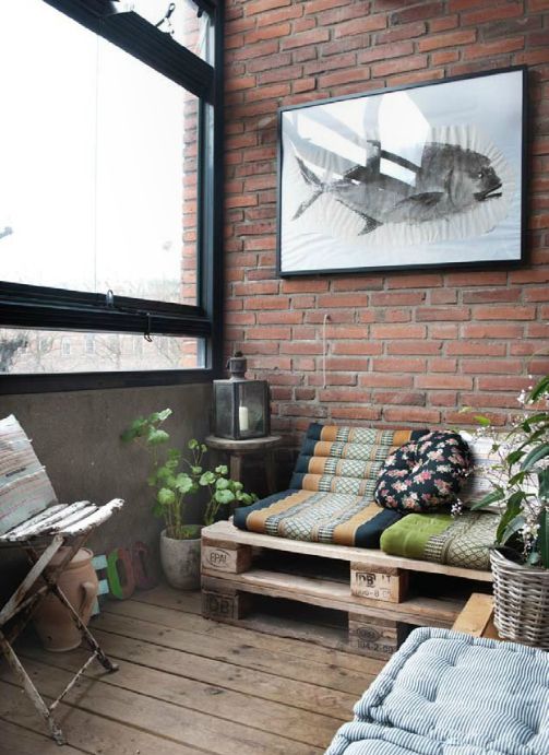 repurposed crate seating and exposed brick Entry welcome - cout pour surelever une maison repurposed crate seating and exposed brick Entry welcome - cout pour surelever une maison