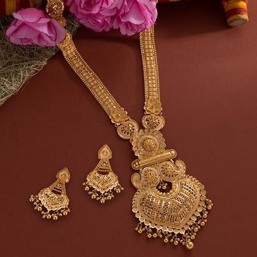 buy online gold and diamond Necklace Set at best price| Necklace Set shopping store india | jewelegance.com Gold Bridal Jewellery Sets, Gold Bride Jewelry, Gold Jewelry Simple, Gold Jewelry Necklace, Gold Jewelery, Neckless, Trendy Jewelry, Diamond Necklace, Gold Ring Designs