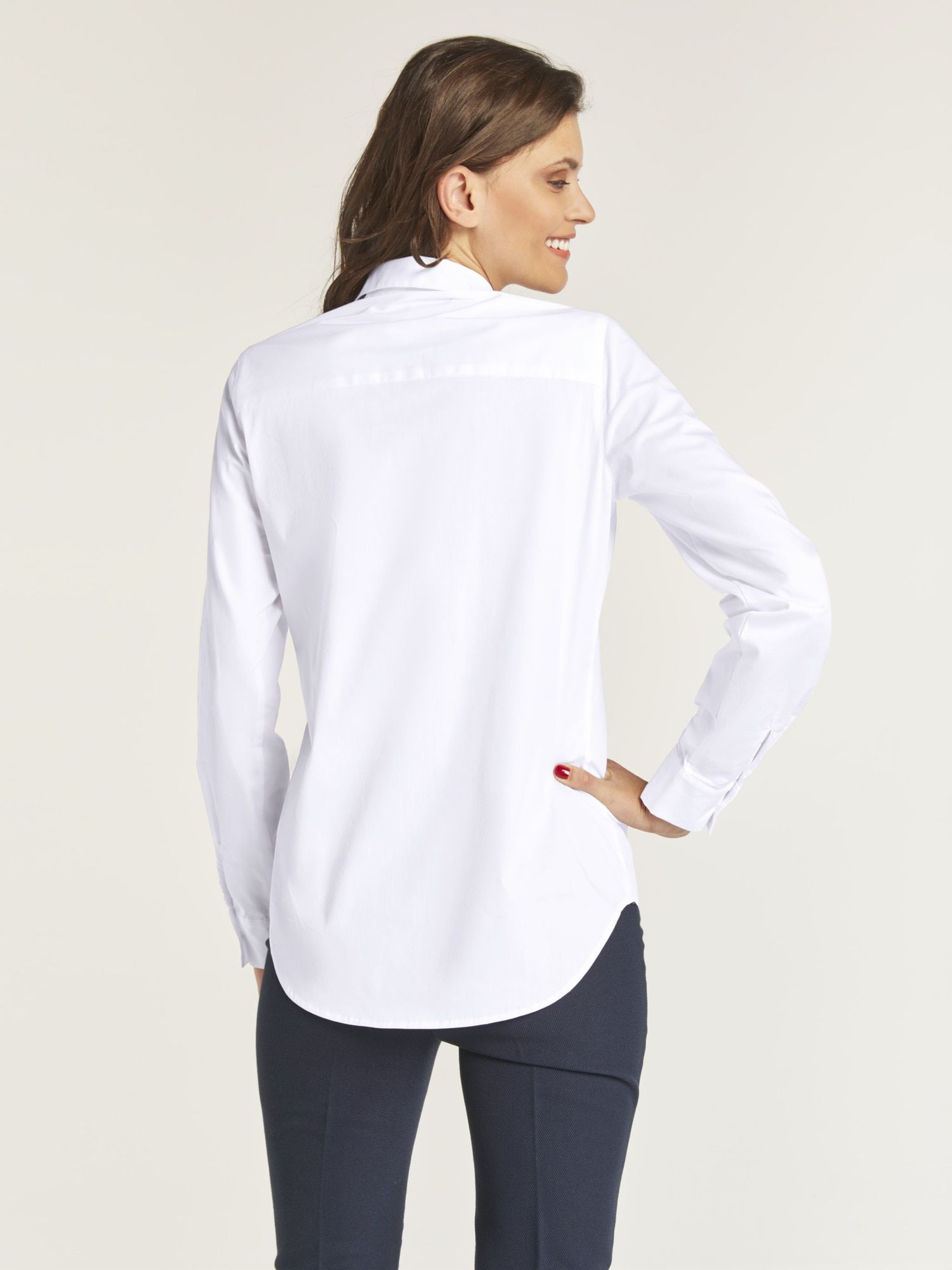 Blouse avec bande contrastante.