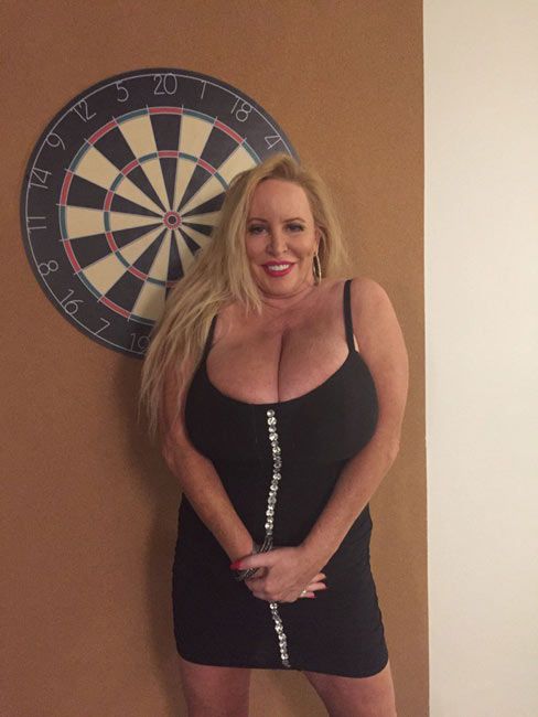 unreal milf boobs Unreal milf boobs