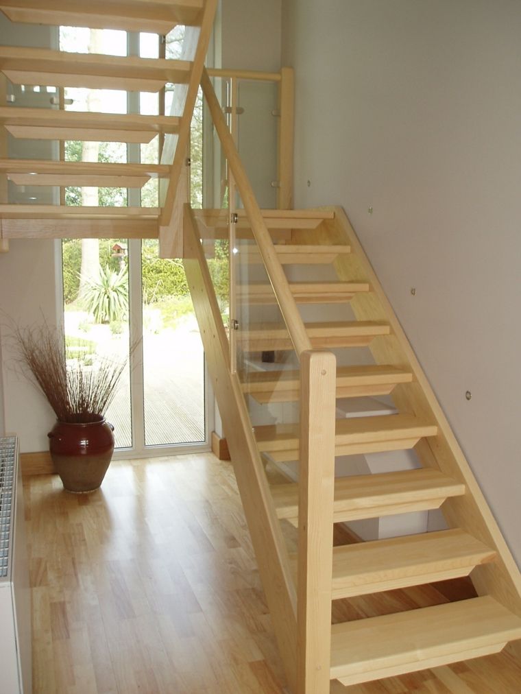 Escaleras de madera rusticas