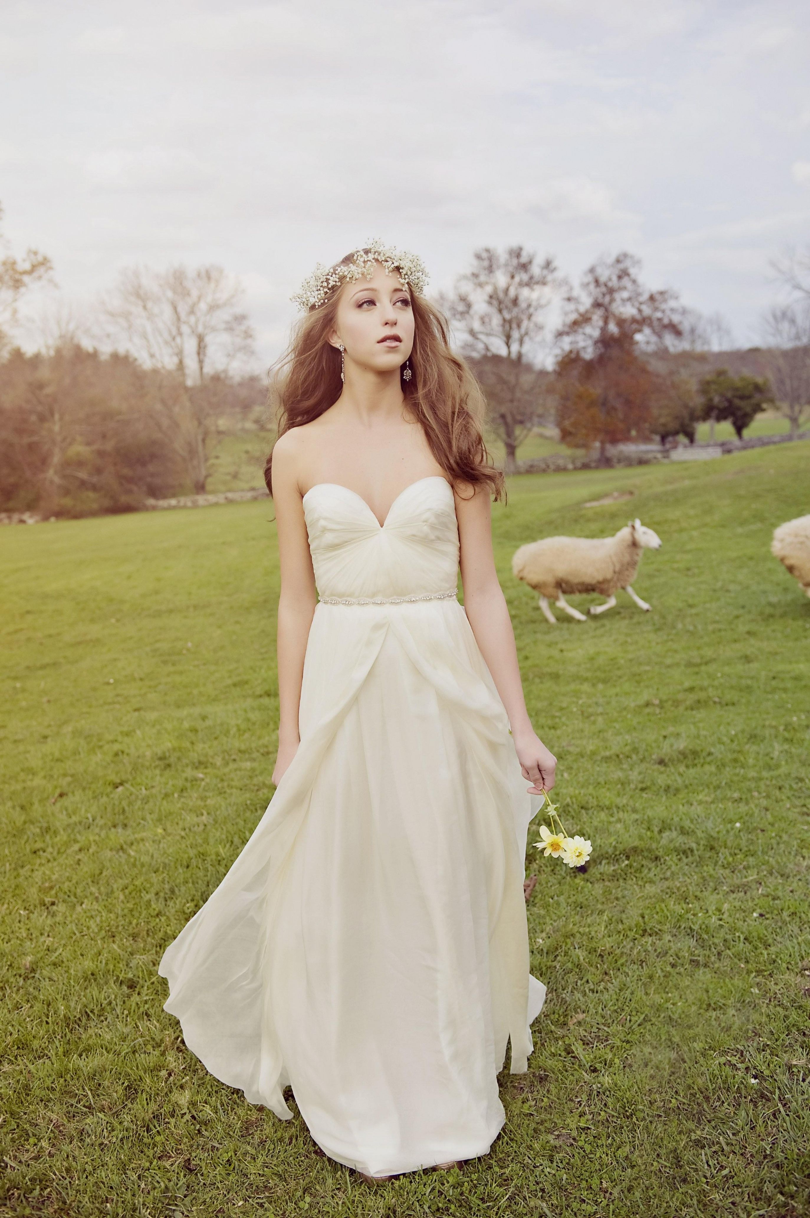 Casual Outdoor Fall Wedding Dresses High Cut Casual Outdoor Fall Wedding Dresses High Cut Backyard Attire