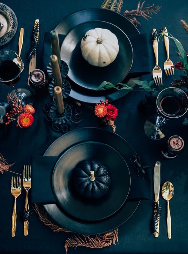(Image credit: The Decorista) Confession time: Jack-o-lanterns aside, I've never really loved Halloween decor. Just looking at those fake spiderwebs that people stretch across their yards makes me f Adult Halloween Party Decorations, Elegant Halloween Decor, Halloween Party Dinner, Modern Halloween, Halloween Table, Halloween Wedding, Dinner Party, Halloween Halloween, Vintage Halloween