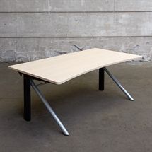 El hæve sænke bord i hvid eg med centerbue. four design stel. mÃ¥l: b ... Moderne køkken