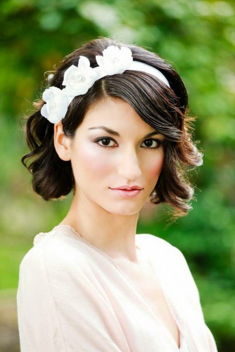 Bridal hairstyles short hair with tiara Bob wedding