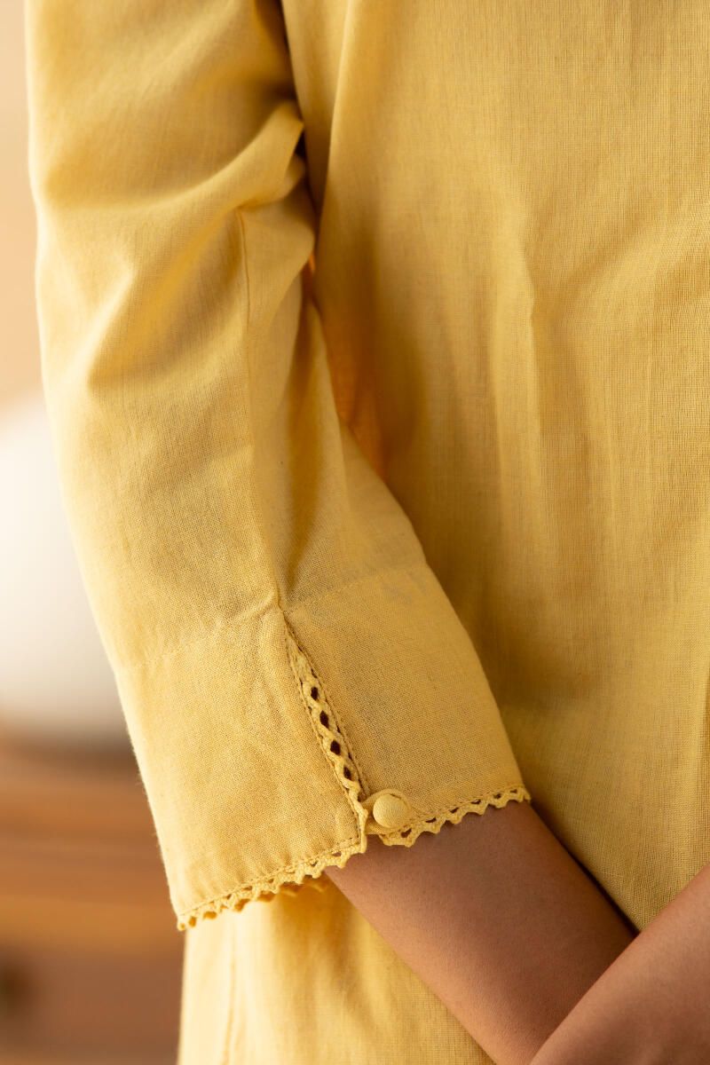 Neck Designs For Suits, Sleeves Designs For Dresses, Dress Neck Designs, Stylish Dress Designs, Sleeve Designs For Kurtis, Tunic Designs, Kurti Sleeves Design, Kurta Neck Design, Simple Kurta Designs