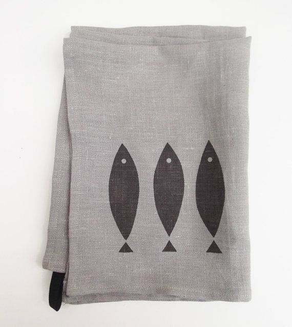 Screen printed grey linen tea towel on Etsy, € 14,98 Stencil Printing, Gelli Printing, Craft Printing, Silk Screen Printing, Printed Tea Towel, Linen Tea Towel, Tea Towels, Textiles, Linen Textile