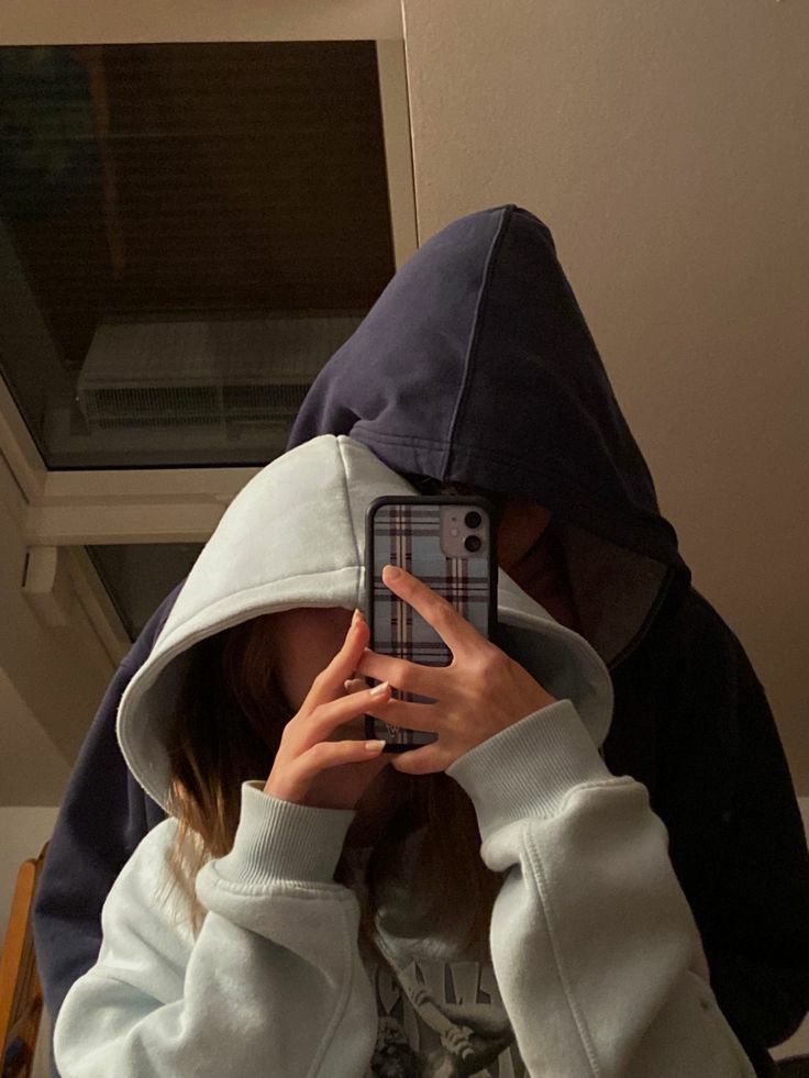 Visit " BigBeryl.com " For Couple Stuff & Gift Ideas | Relationship winter swag fashion | Casual Korean ulzzang streetwear | Casal mafia mafioso closet | Coreano Foto de Casal | Pareja amor de outfits goals de | Cute fall comfy y2k outfits abbinati coppia for pictures | Fancy Matching teen korea hoodie for couples | Sweet & cute Teenage Matching Couple Aesthetics Outfit ideas #coupleoutfits #matchingoutfits #pareja #casal #coupleaesthetic Cute Couple Selfies, Cute Couples Photos, Cute Couple Pictures, Cute Couples Goals, Cute Photos, Pictures Ideas For Couples, Couples Sports Pictures, Sweet Couple Pictures, Casual Couple Photos