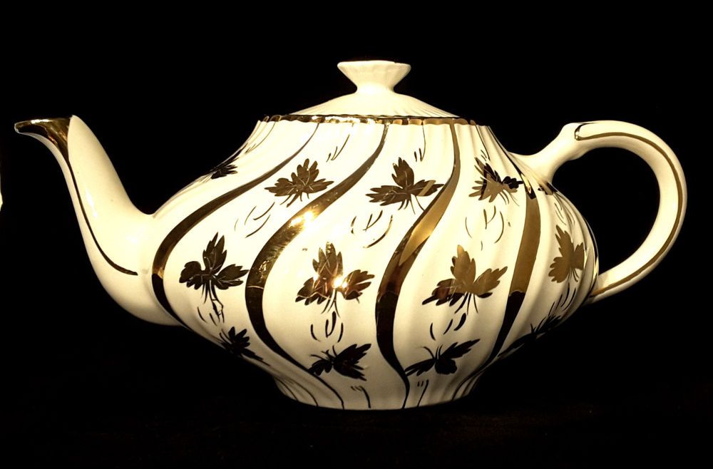 Pin On Vintage Teapots Mostly English pin-on-vintage-teapots-mostly-english