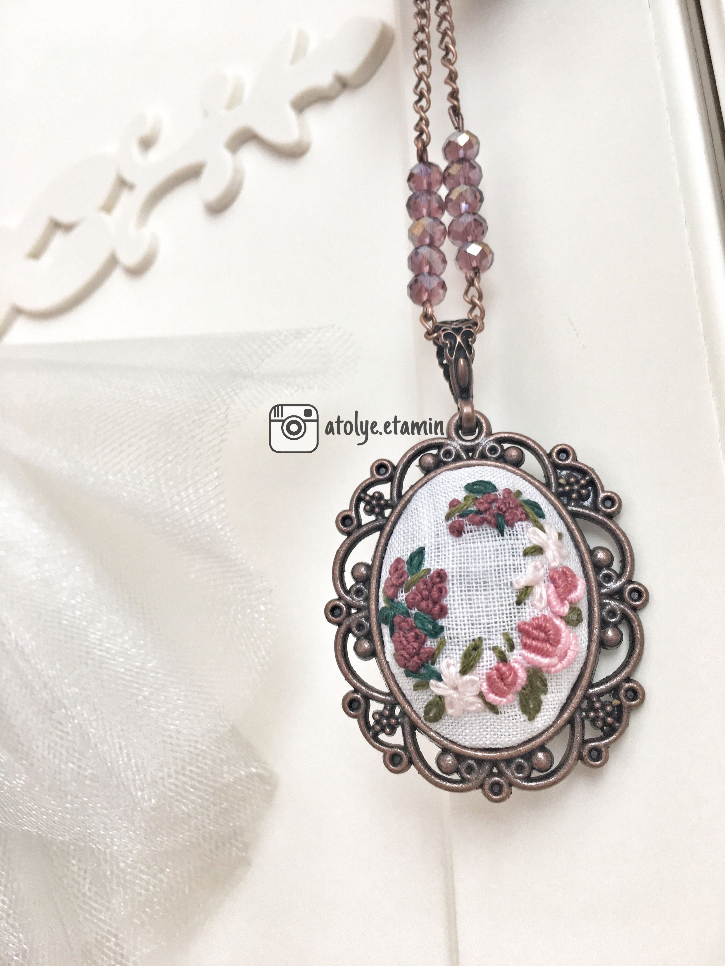 İyi ki Öğrendim Diyeceğiniz Boncuklu İğne Oyası Modeli İyi ki Öğrendim Diyeceğiniz Boncuklu İğne Oyası Modeli