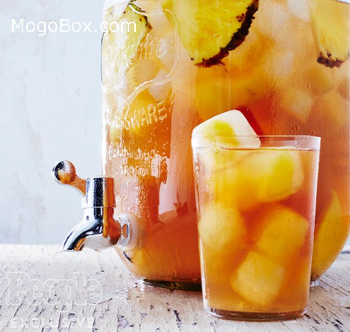 Pineapple Iced Tea. MogoBlog MogoLicious Tasty Tip of the Day: Whether you’re hosting a party or just mixing up a refreshing batch to serve at home, iced tea lends itself to fun, seasonal variations. This one is for you Mark! Happy Birthday!... Punch Drinks, Fruit Drinks, Smoothie Drinks, Non Alcoholic Drinks, Cocktail Drinks, Healthy Drinks, Healthy Food, Cold Drinks, Nutrition Drinks