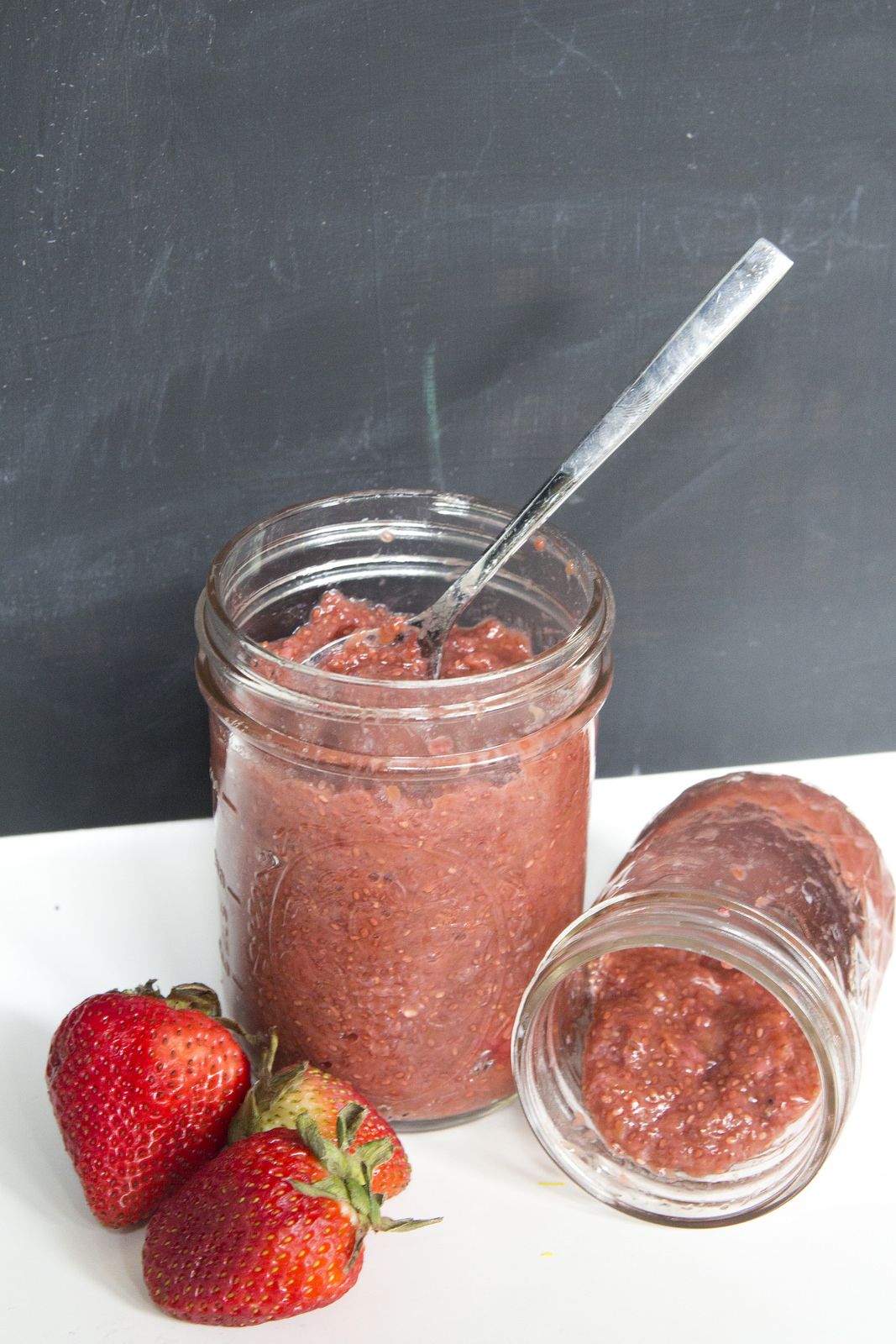 Clean Eats Strawberry Rhubarb Chia Jam (Jen Loves Kev Clean Eats Strawberry Rhubarb Chia Jam (Jen Loves Kev