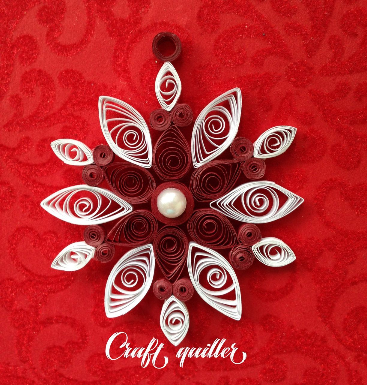 Seul carambolage d'œil sur un projet en tenant quilling rame ensuite toi-même ...