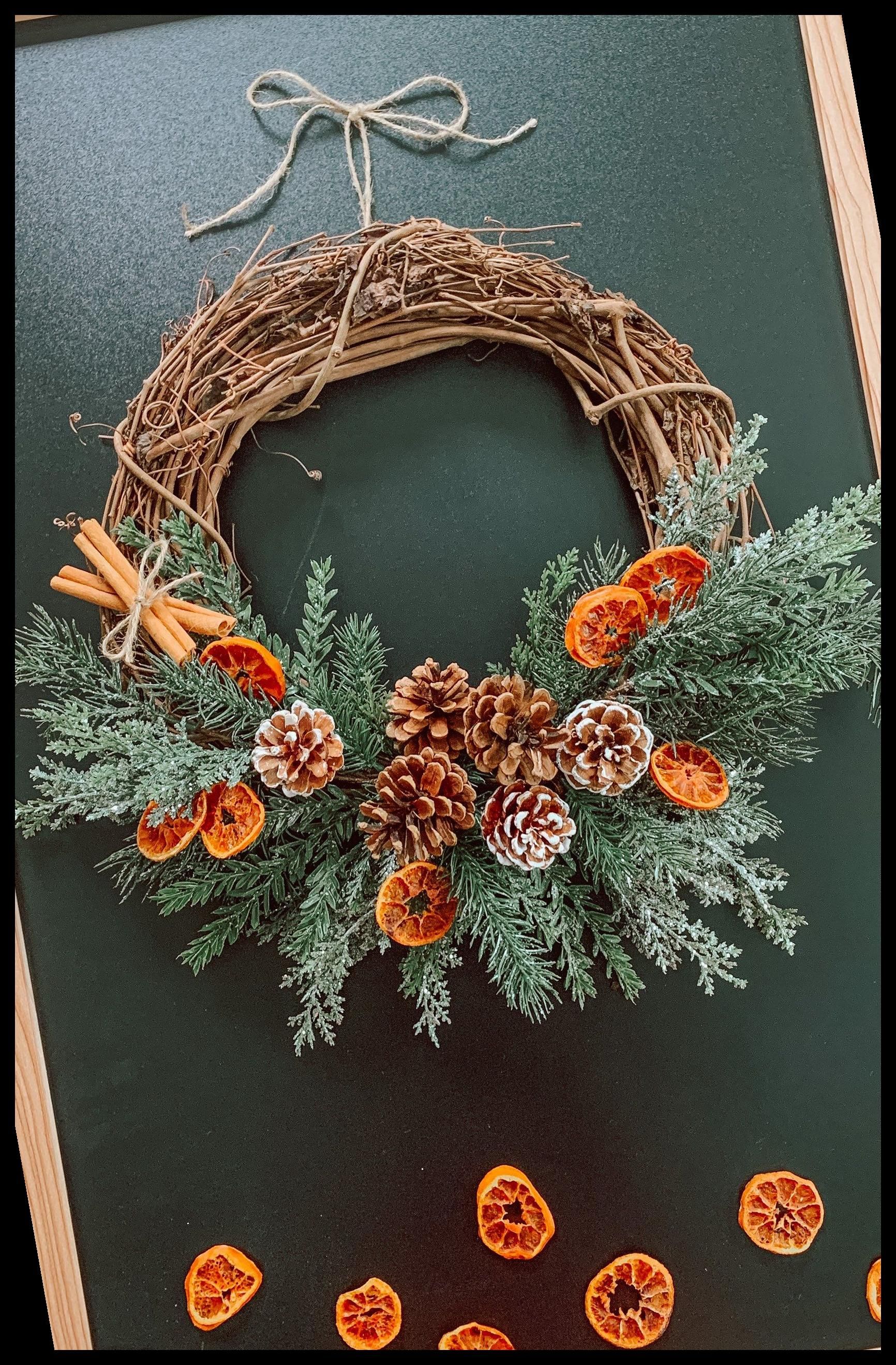 Introducing ‘Sugar and Spice’ // Wake up to the smell of the sweetest Christmas morning every day— the air is brimming with the smell of pine and aromas of freshly-baked orange glazed cinnamon rolls fill the air as the sound of family chatter and kids playing around the Christmas tree ring in the background. This is the perfect wreath to hang by your Christmas tree, in your living room or dining area— I can’t even begin to tell you of how fantas diy christmas wreaths ideas 2020 Farmho Christmas Tree Ring, Sweet Christmas, Winter Christmas, Christmas Holidays, Christmas Morning, Orange Christmas Decor, Natural Christmas Decorations, Christmas Oranges, Bohemian Christmas