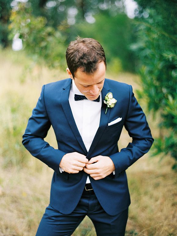azul moÑo y zapatos negros | matrimonio | traje de novio boda