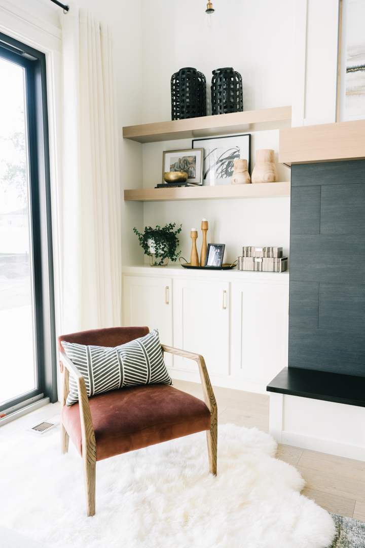 5 Easy Living Room Remodeling Tips for New Homeowners - Decorology New Furniture, Living Room Furniture, Living Room Stands, Buying Your First Home, Living Room Remodel, Rugs Usa, New Homeowner, Room Remodeling, Decoration