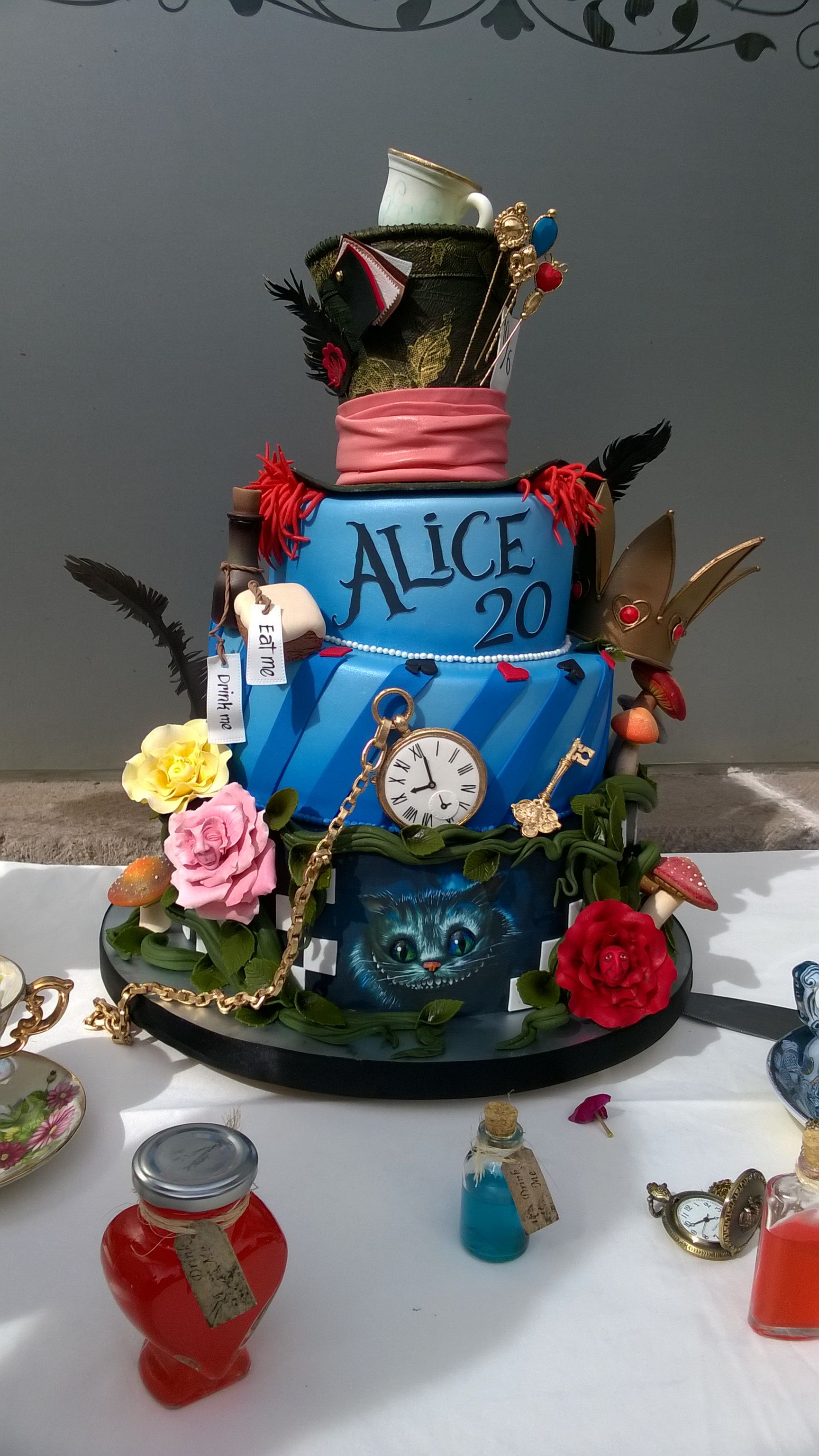 Diseño Dolci México Alice In Wonderland Cakes Alice In Wonderland Tea Party Birthday Disney Cakes