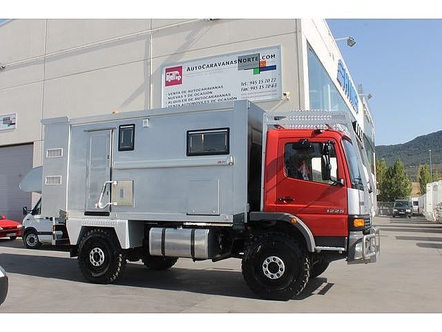 Mercedes-Benz ATEGO 1225 AF 4X4 Ocasion, Autocaravana Otras autocaravanas en Antequera (Málaga), ocasión Comprar en AutoScout24 Trucks Diy Camper, Truck Camper, Camper Trailers, Off Road Camper, 4x4 Off Road, Overland Trailer, Built Truck, Old Boxes, Freightliner
