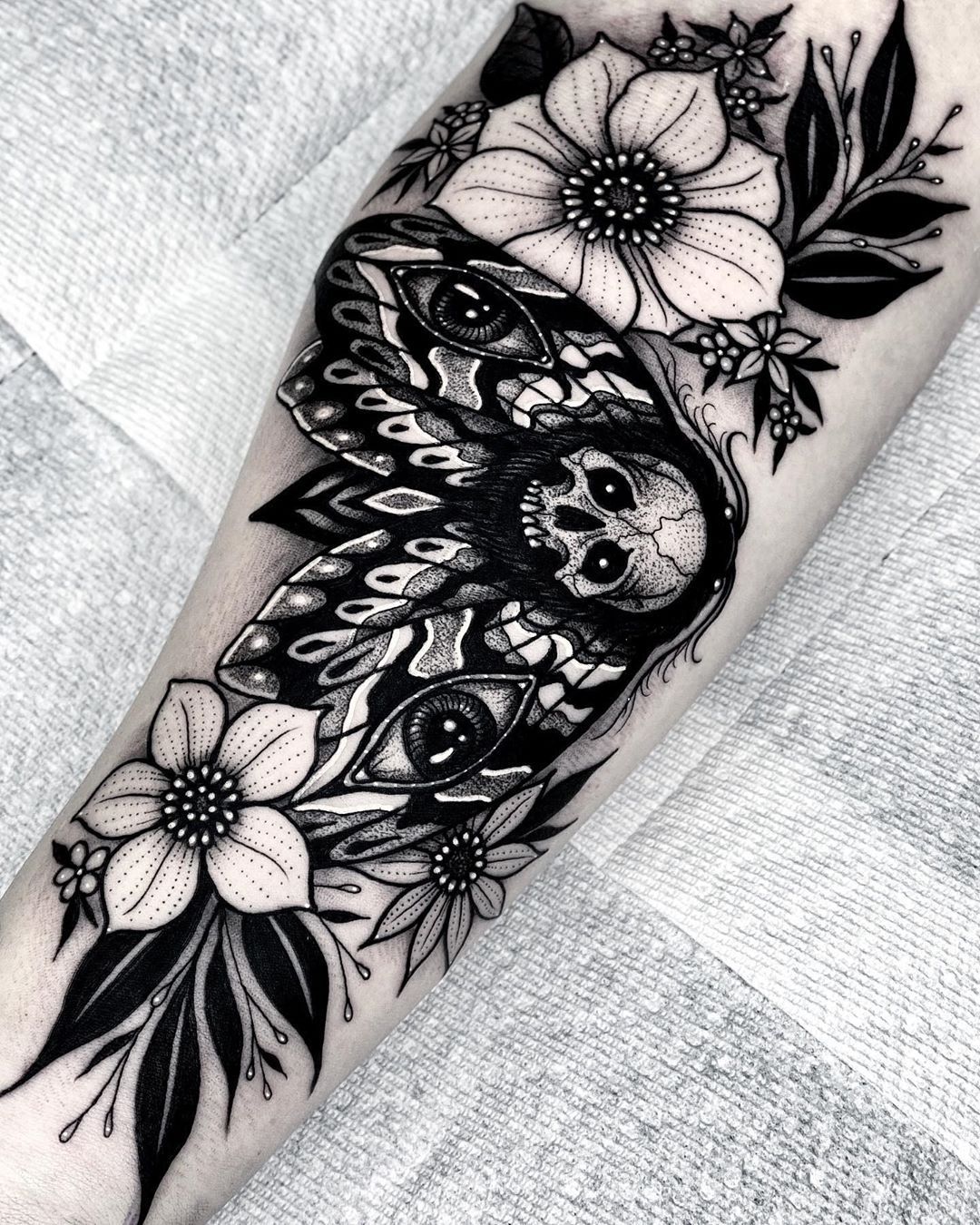 アンジェロパレンテのinstagram 死の蛾 Blackwork Inkedmag Dotworker Deathmoth Mothtattoo Body Art Tattoos Full Sleeve Tattoos Tattoos アンジェロパレンテのinstagram 死の蛾 Blackwork Inkedmag Dotworker Deathmoth Mothtattoo Body Art Tattoos Full Sleeve Tattoos Tattoos
