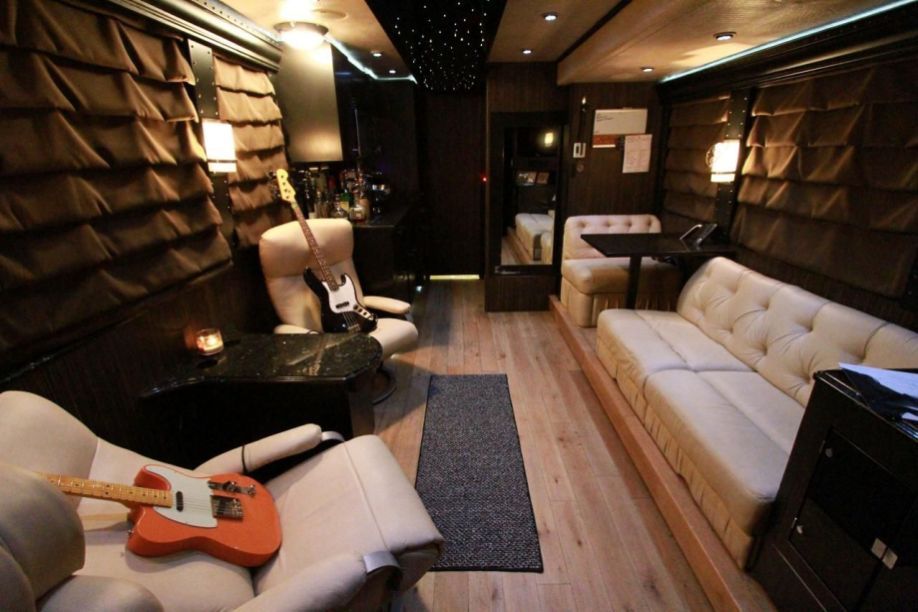Tour Bus 53