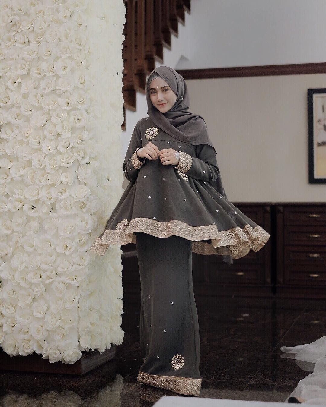 Indian outfit 💃🏻 mehndi Pakaian, Hijab, Model