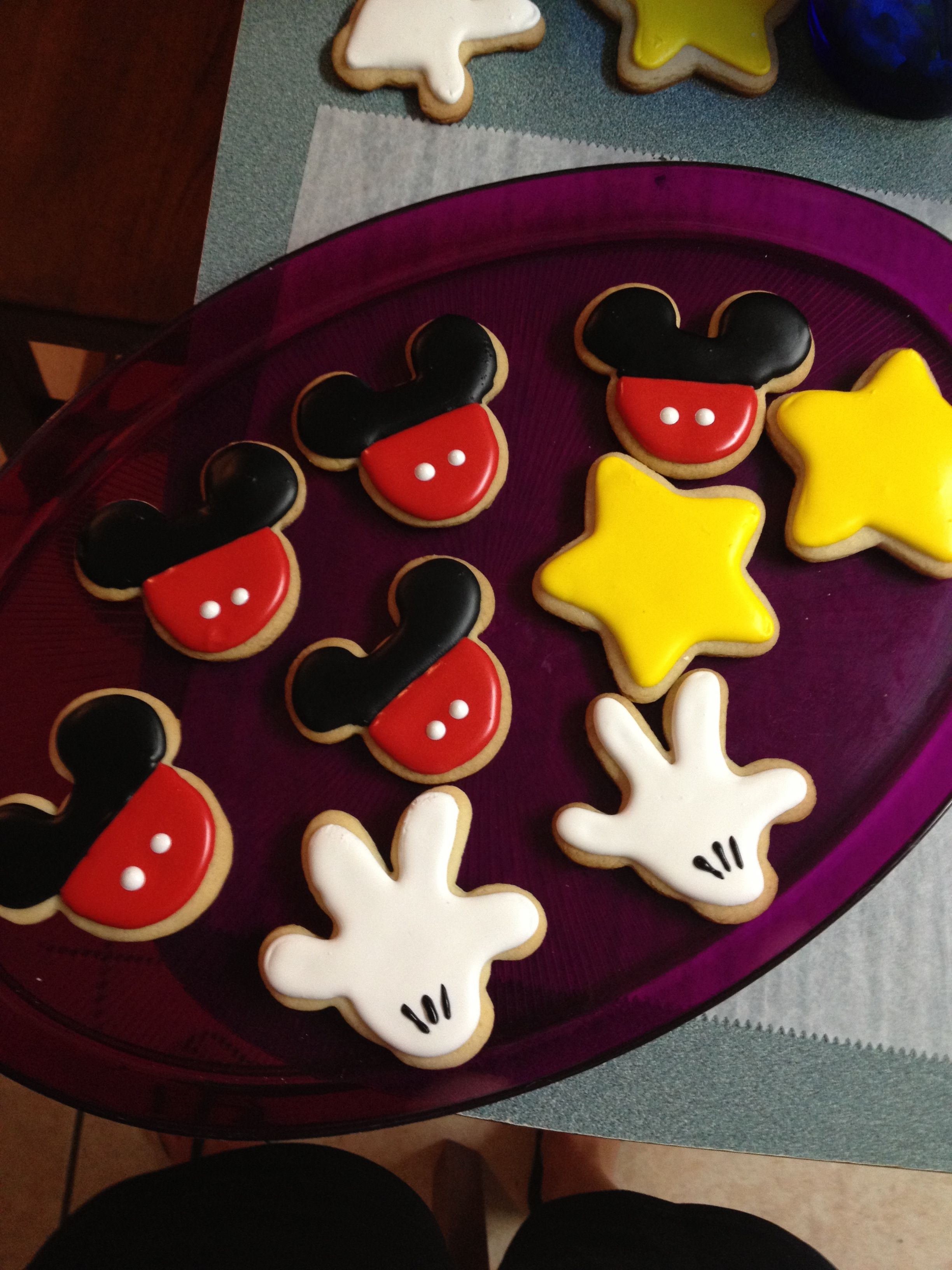Mickey Mouse Royal Icing Sugar Cookies Galletas De Mickey Mouse Galletas Mickey Golosinas De Navidad