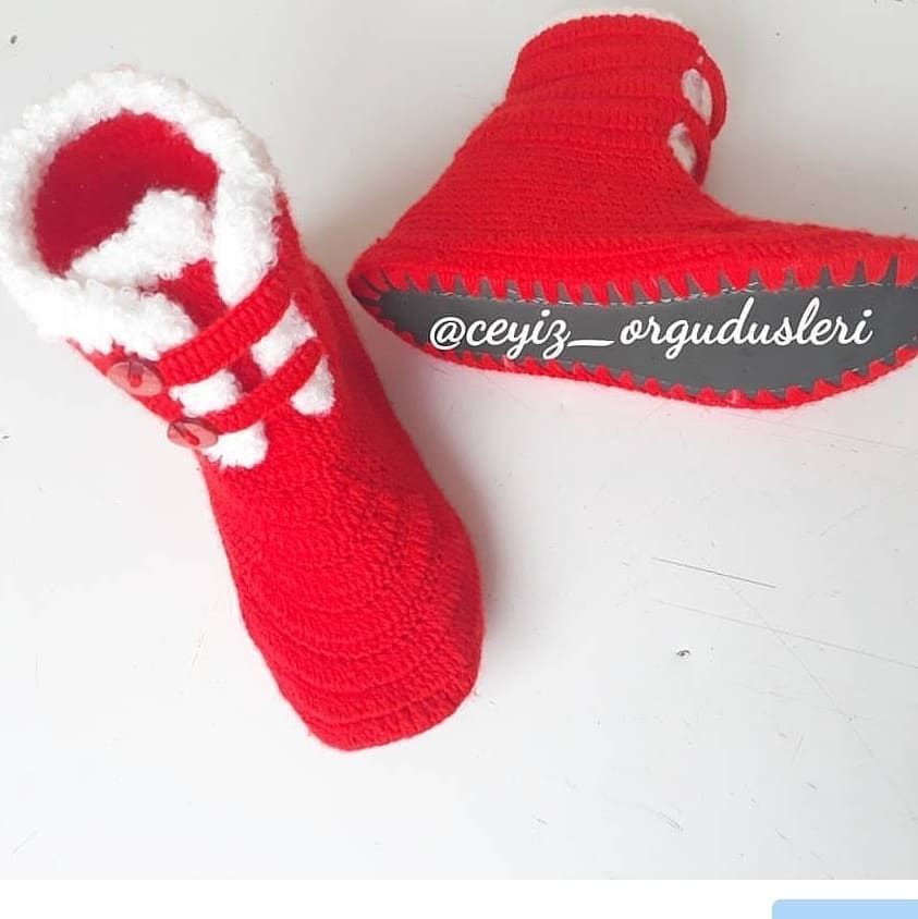 Malum Kis Geldi Karbotu Bot Patik Ormeyelim Mi Crochet Hats Crochet Slippers