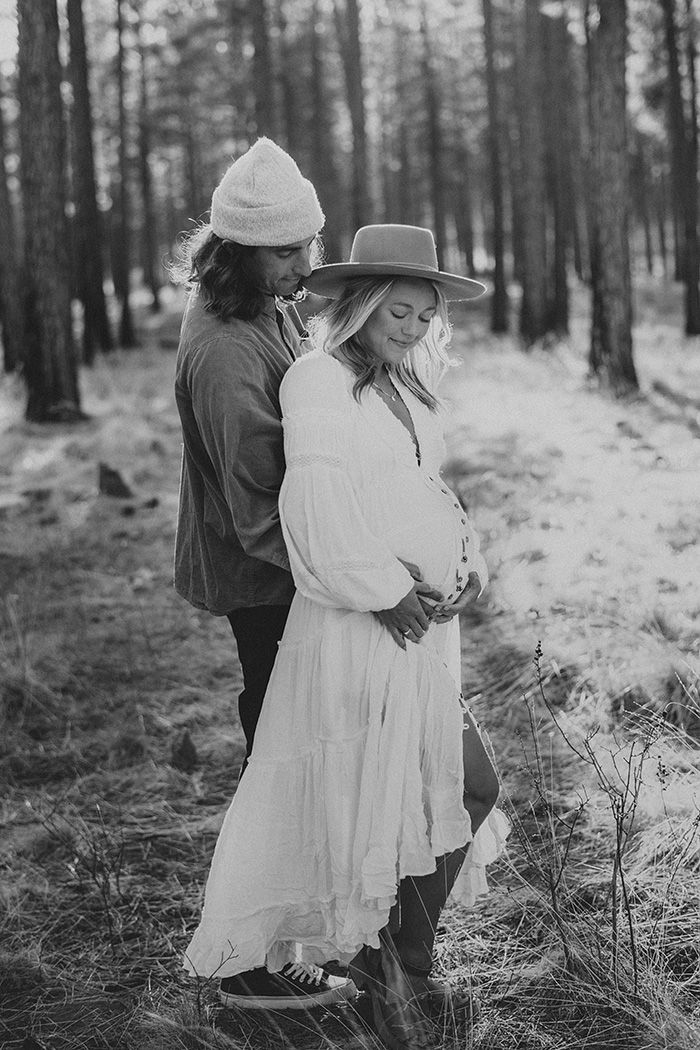Bend Oregon Summer Maternity Photos in Shevlin Park - Kimberly Kay Photography Summer Maternity Photos, Outdoor Maternity Photos, Pregnancy Photos, Maternity Photography Poses, Maternity Session, Bend, Stylized, Backdrops, Black And White
