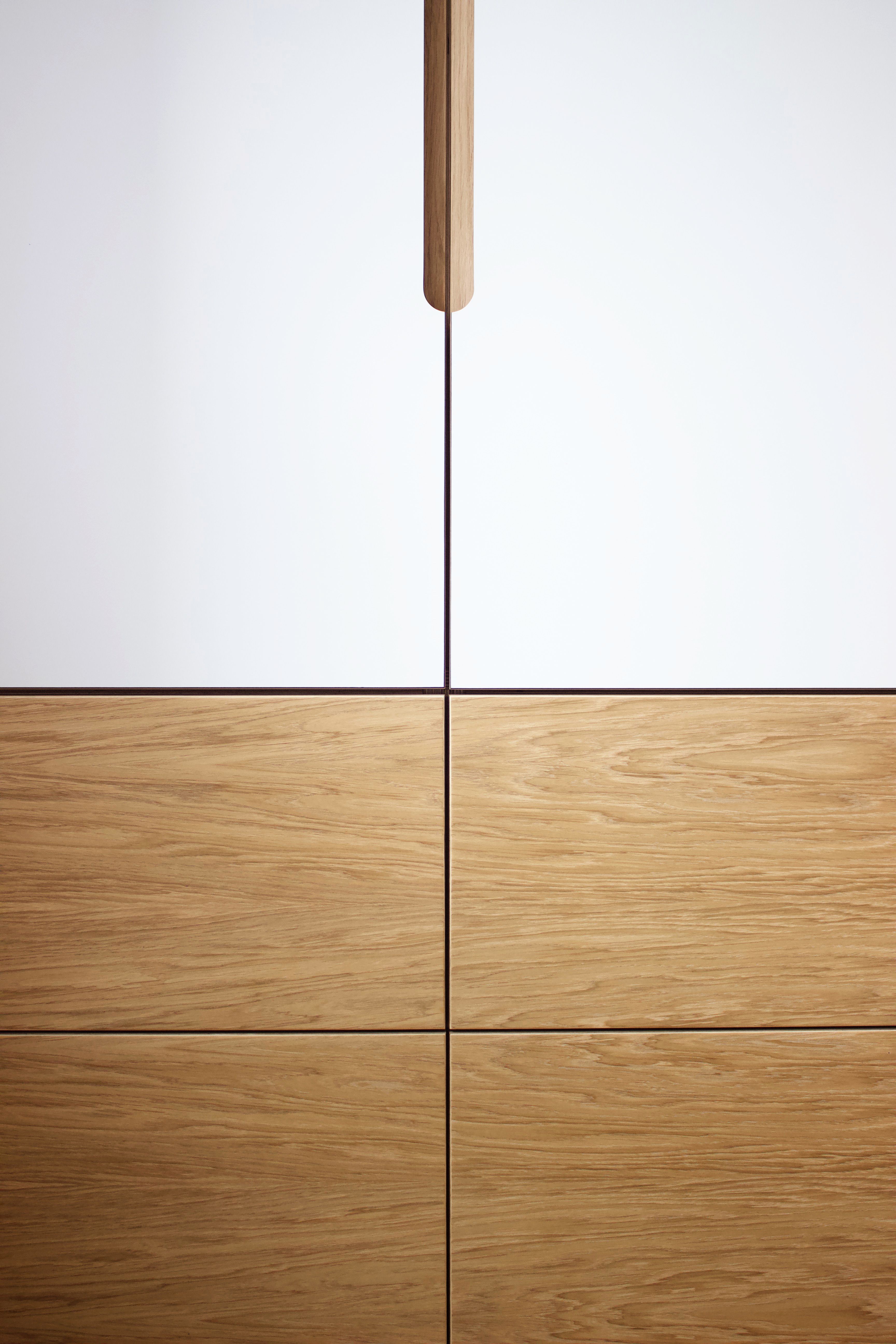 This is one of our recent projects- a fitted bespoke wardrobe featuring birch plywood carcass, laminated doors, oak veneer push to open drawers and finger pull handles. Glass Wardrobe, Wardrobe Door Designs, Wardrobe Design Bedroom, Bedroom Furniture Design, Small House Interior Design, Door Design Modern, Wardrobe Door Handles, Wardrobe Doors, Luxury Sideboard