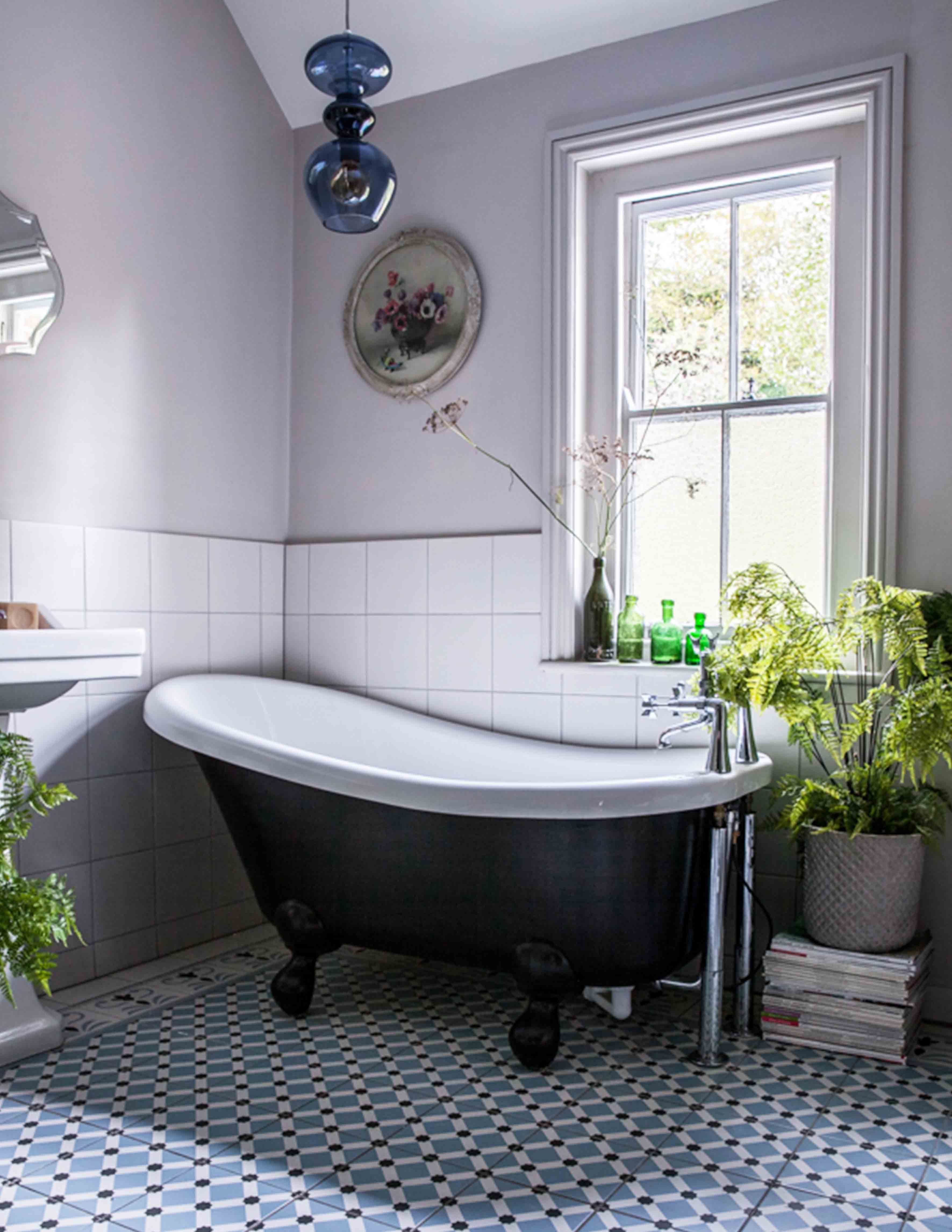 Majestic Kitchens Baths Designer Jodi Duerr Helped Her Clients Create This Stunning New Bathroom For The With Images Bathroom Design Kitchens And Bath Kitchens Bathrooms
