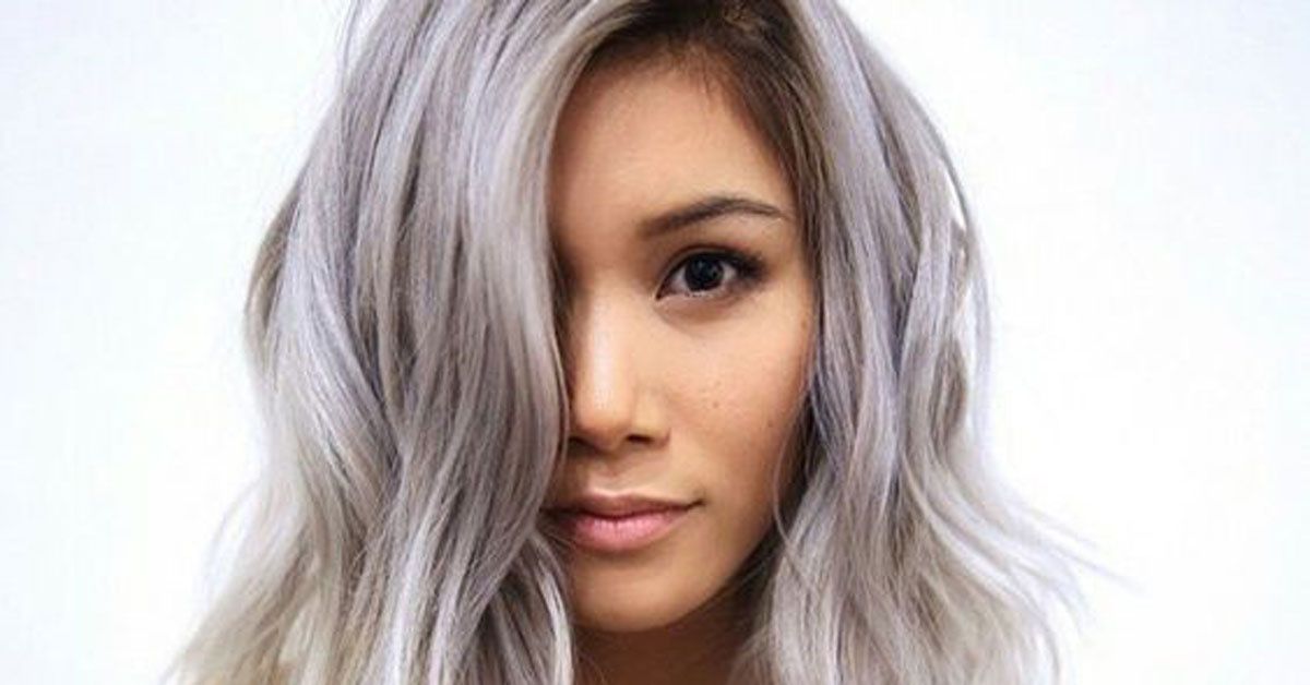 On a cru que la tendance des cheveux gris allait passer au On a cru que la tendance des cheveux gris allait passer au